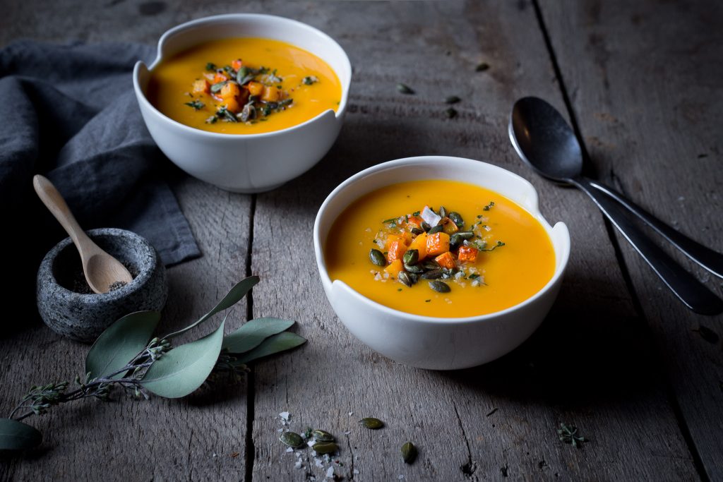 Butternut-Kürbissuppe mit Toppings. | Foodlovin' Butternut-Kürbissuppe mit Toppings. | Foodlovin'
