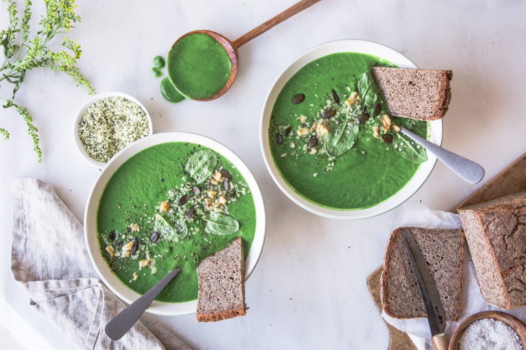 Cremige vegane Avocado-Spinatsuppe. | Foodlovin&amp;#39;