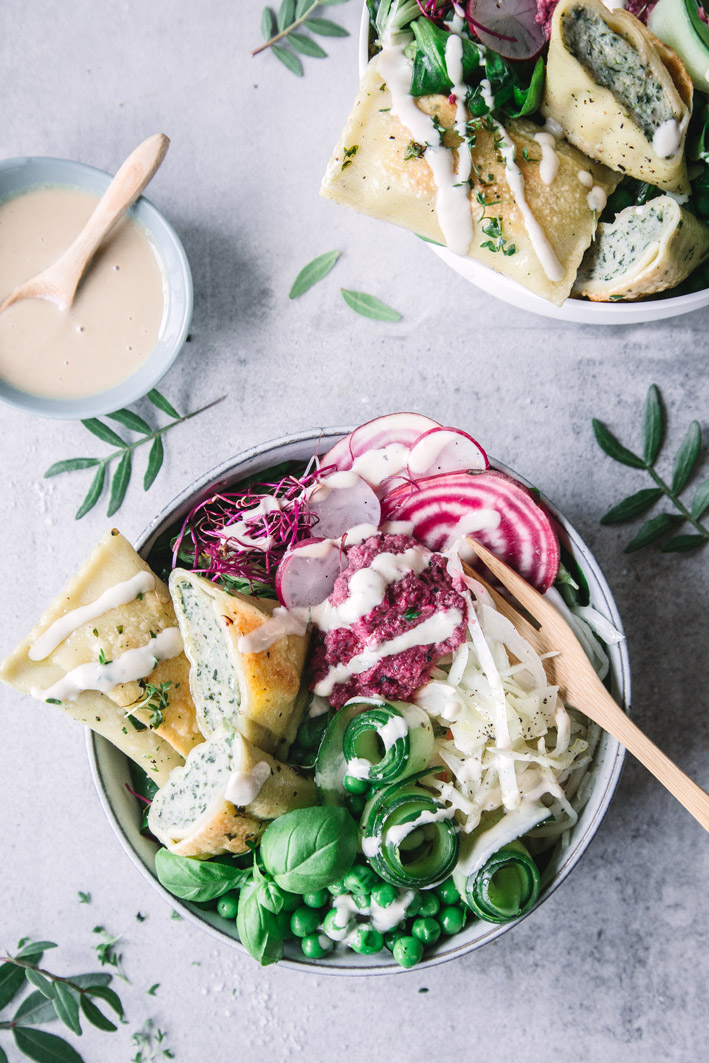 Bunte Salatbowl mit Maultaschen