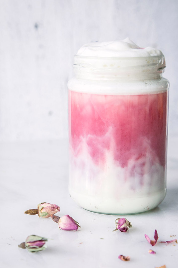 Pink Milk - Rote Bete Latte mit Mandelmilch 