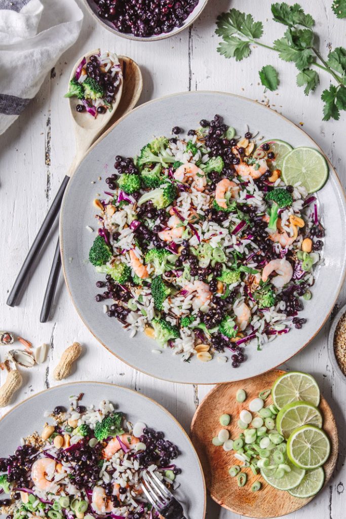 Asiatischer Reissalat mit Blaubeeren | Foodlovin&amp;#39;