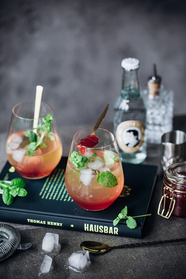 Alkoholfreier Cocktail mit Traube, Mango und Erdbeer | Foodlovin&amp;#39;