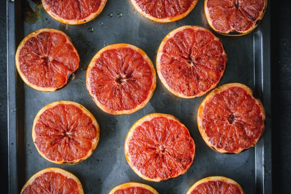 Gegrillte Grapefruit mit Kokosjoghurt | Foodlovin&amp;#39;