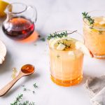 Alkoholfreier Drink mit Apfel und Ahornsirup
