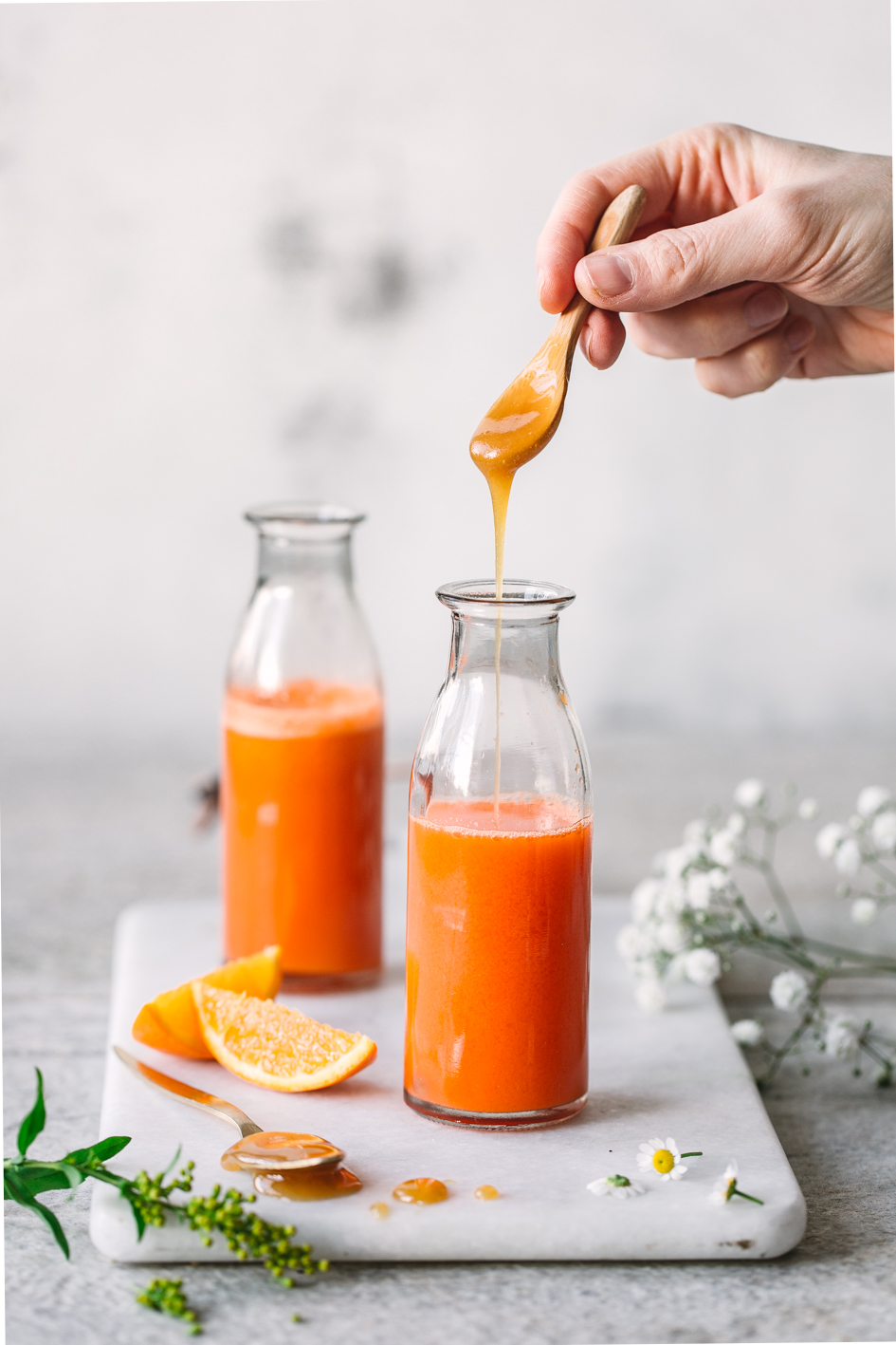 Möhren-Orangen-Saft mit Manuka Honig
