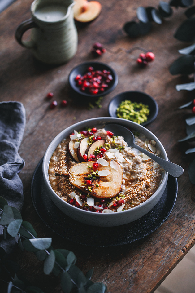 Winterlicher Gewürz-Porridge mit Birne