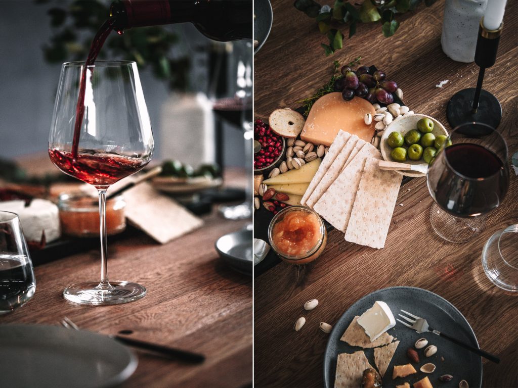Rotwein mit Käse