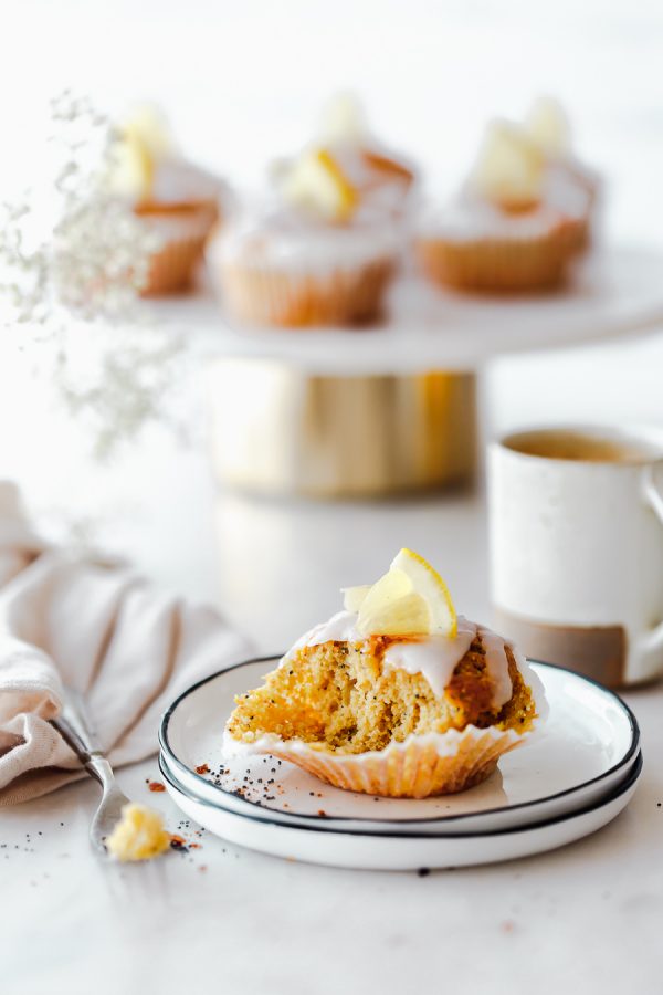 Zitronen-Buttermilch-Muffins mit Mohn | Foodlovin' Zitronen-Buttermilch-Muffins mit Mohn | Foodlovin'