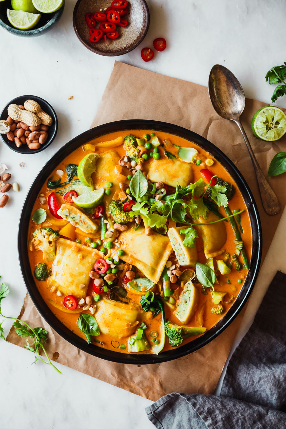 Thai Curry mit Gemüsemaultaschen