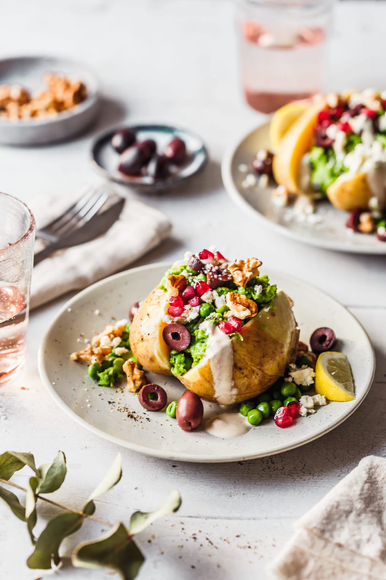Ofenkartoffeln mit Erbsen-Püree
