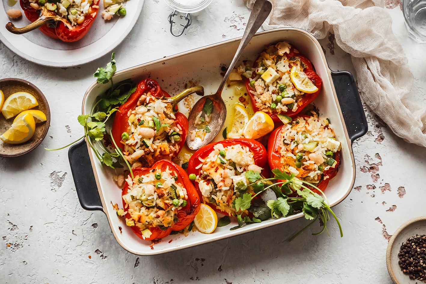 Gefüllte Paprika mit Reis und Gemüse