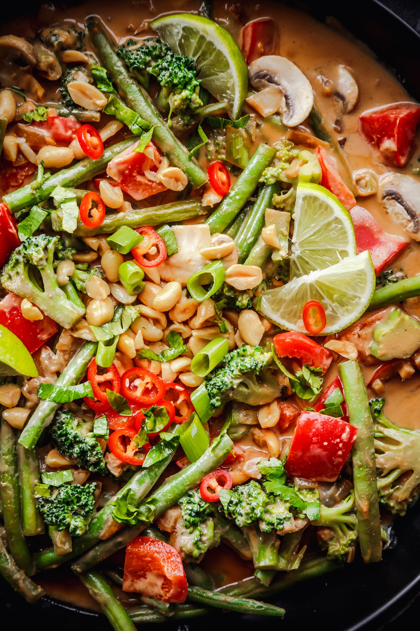 Gemüse in Erdnuss-Sauce